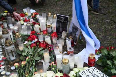 Protest przed rosyjskim konsulatem po śmierci Nawalnego - zdjęcie 12