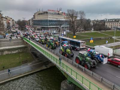 Tak zakorkowali dziś miasto, pokaz mocy nie tylko ciągników - zdjęcie 3