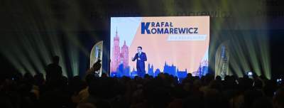 Szymon Hołownia w Hali Hutnika, na zewnątrz pikieta aktywistów - zdjęcie 9