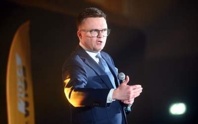 Szymon Hołownia w Hali Hutnika, na zewnątrz pikieta aktywistów - zdjęcie 13