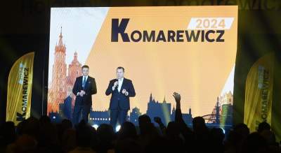 Szymon Hołownia w Hali Hutnika, na zewnątrz pikieta aktywistów - zdjęcie 22