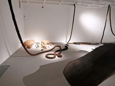 „Daj mi wszystko” – dzieła podarowane przez Starmachów dozobaczenia w Bunkrze Sztuki - zdjęcie 29