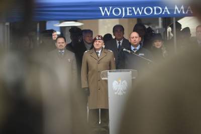 Salwa honorowa i uroczysty przemarsz wokół Rynku. Kraków świętuje 25 lat Polski w NATO - zdjęcie 10