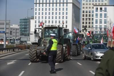 Protest rolników w Krakowie: nie zabrakło "muzealnych" eksponatów - zdjęcie 8