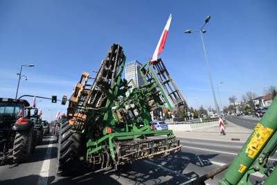 Protest rolników w Krakowie: nie zabrakło "muzealnych" eksponatów - zdjęcie 12