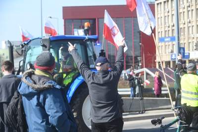 Protest rolników w Krakowie: nie zabrakło "muzealnych" eksponatów - zdjęcie 14