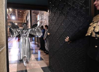 Śmiały spektakl w wawelskich komnatach, opowieść o pięknie, nienawiści i ego - zdjęcie 19