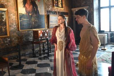 Śmiały spektakl w wawelskich komnatach, opowieść o pięknie, nienawiści i ego - zdjęcie 2