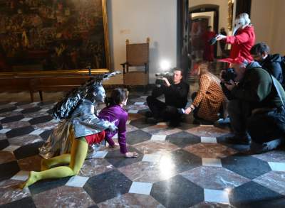 Śmiały spektakl w wawelskich komnatach, opowieść o pięknie, nienawiści i ego - zdjęcie 11