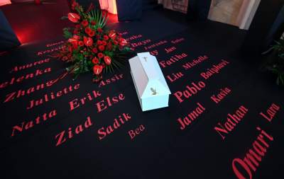 Koło tego grobu nie sposób przejść obojętnym... - zdjęcie 11