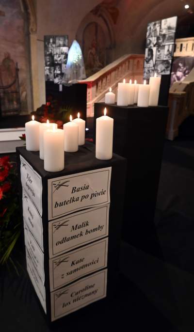 Koło tego grobu nie sposób przejść obojętnym... - zdjęcie 17