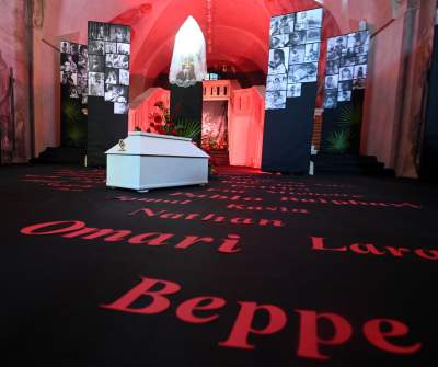 Koło tego grobu nie sposób przejść obojętnym... - zdjęcie 4