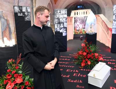 Koło tego grobu nie sposób przejść obojętnym... - zdjęcie 22