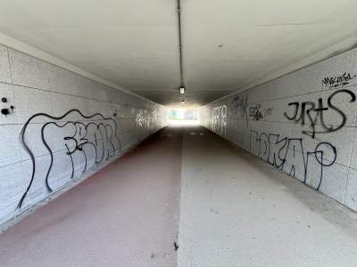 Estakady kolejowe i to co pod nimi, ulubione przez wandali - zdjęcie 8