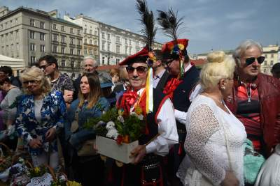 Tradycyjne święcenie na Rynku, z udziałem władz kościelnych i świeckich - zdjęcie 2