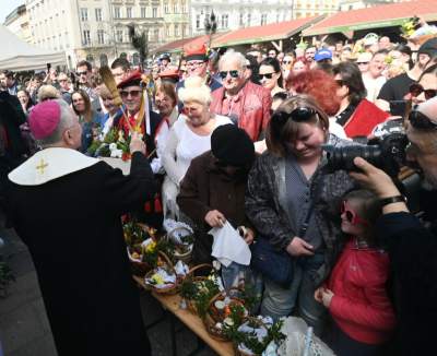 Tradycyjne święcenie na Rynku, z udziałem władz kościelnych i świeckich - zdjęcie 15