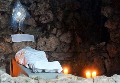 Proste, symboliczne i tradycyjne Groby Pańskie w krakowskich kościołach - zdjęcie 10