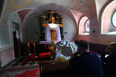 Proste, symboliczne i tradycyjne Groby Pańskie w krakowskich kościołach - zdjęcie 1