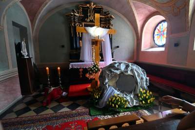 Proste, symboliczne i tradycyjne Groby Pańskie w krakowskich kościołach - zdjęcie 2