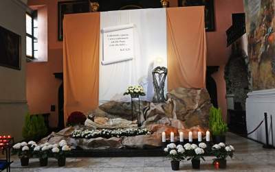Proste, symboliczne i tradycyjne Groby Pańskie w krakowskich kościołach - zdjęcie 16