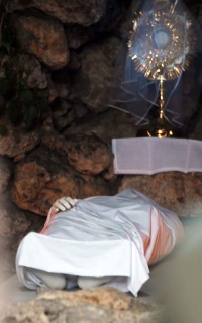 Proste, symboliczne i tradycyjne Groby Pańskie w krakowskich kościołach - zdjęcie 9