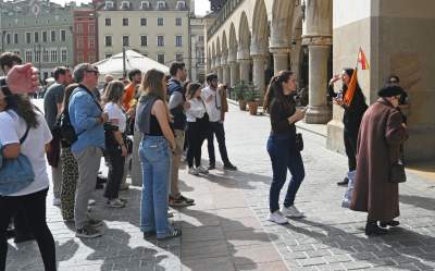 Turyści, zwłaszcza z Hiszpani pokochali wielkanocny Kraków - zdjęcie 15
