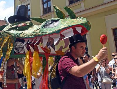 Dziesiątki smoków opanowały Kraków. Wyjątkowy korowód - zdjęcie 11