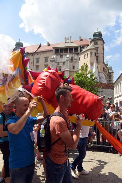 Dziesiątki smoków opanowały Kraków. Wyjątkowy korowód - zdjęcie 14