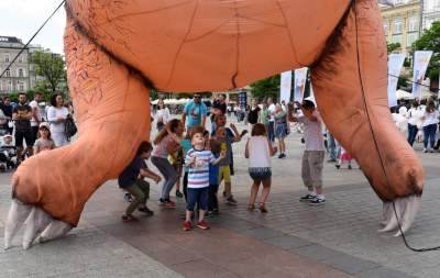 Dziesiątki smoków opanowały Kraków. Wyjątkowy korowód - zdjęcie 3