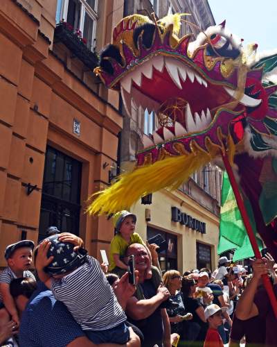 Dziesiątki smoków opanowały Kraków. Wyjątkowy korowód - zdjęcie 10