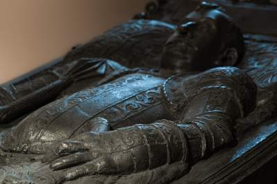 Portrety trumienne i cynowe sarkofagi. Intrygująca wystawa w krypcie w zamku Pieskowa Skała - zdjęcie 7