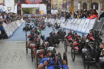 Przybyłem, przebiegłem, zwyciężyłem i... padłem. 21. Cracovia Maraton - zdjęcie 5