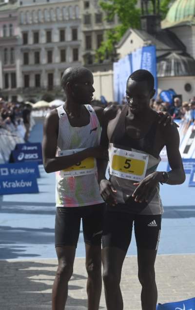Przybyłem, przebiegłem, zwyciężyłem i... padłem. 21. Cracovia Maraton - zdjęcie 27