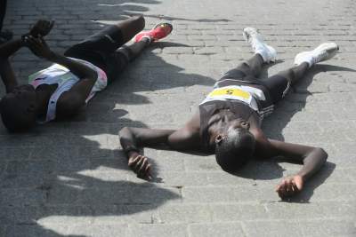 Przybyłem, przebiegłem, zwyciężyłem i... padłem. 21. Cracovia Maraton - zdjęcie 16