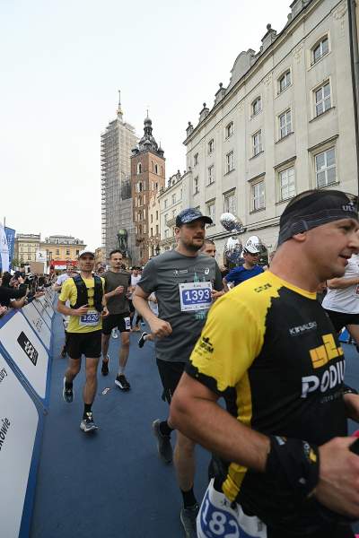 Przybyłem, przebiegłem, zwyciężyłem i... padłem. 21. Cracovia Maraton - zdjęcie 4