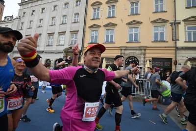 Przybyłem, przebiegłem, zwyciężyłem i... padłem. 21. Cracovia Maraton - zdjęcie 6