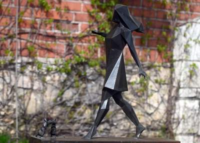 Takie Kontrasty w ogrodach Zamku Królewskiego na Wawelu.  Niedługo znikną... - zdjęcie 22