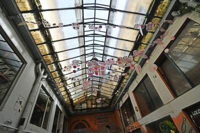 Pasaż Bielaka w ruinie. Lepiej, żeby turyści tutaj nie zaglądali - zdjęcie 14