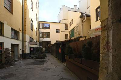 Pasaż Bielaka w ruinie. Lepiej, żeby turyści tutaj nie zaglądali - zdjęcie 4