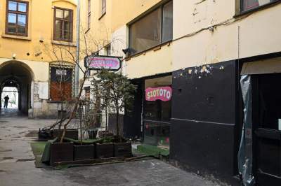 Pasaż Bielaka w ruinie. Lepiej, żeby turyści tutaj nie zaglądali - zdjęcie 8