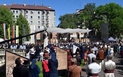 Tradycyjna procesja na Skałkę: hierarchowie, wierni i politycy (głównie PiS) - zdjęcie 39