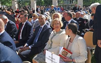 Tradycyjna procesja na Skałkę: hierarchowie, wierni i politycy (głównie PiS) - zdjęcie 25