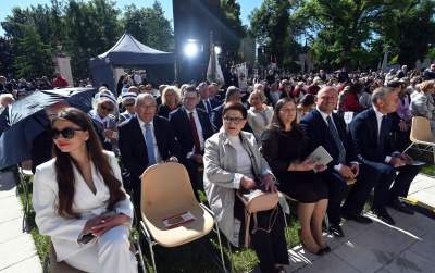 Tradycyjna procesja na Skałkę: hierarchowie, wierni i politycy (głównie PiS) - zdjęcie 24