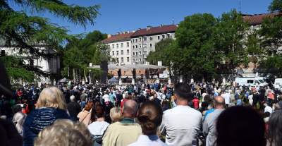 Tradycyjna procesja na Skałkę: hierarchowie, wierni i politycy (głównie PiS) - zdjęcie 48