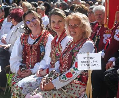 Tradycyjna procesja na Skałkę: hierarchowie, wierni i politycy (głównie PiS) - zdjęcie 32