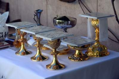 Tradycyjna procesja na Skałkę: hierarchowie, wierni i politycy (głównie PiS) - zdjęcie 30