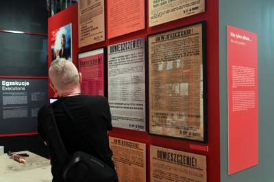 Krakowianie na afiszach śmierci, poruszająca wystawa - zdjęcie 17