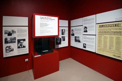 Krakowianie na afiszach śmierci, poruszająca wystawa - zdjęcie 13