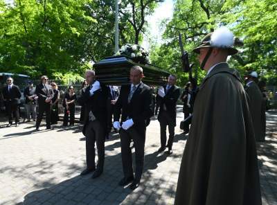 Pożegnanie Jana A.P. Kaczmarka, laureat Oscara spoczął na Cmentarzu Rakowickim - zdjęcie 9