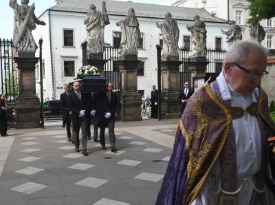 Pożegnanie Jana A.P. Kaczmarka, laureat Oscara spoczął na Cmentarzu Rakowickim - zdjęcie 1